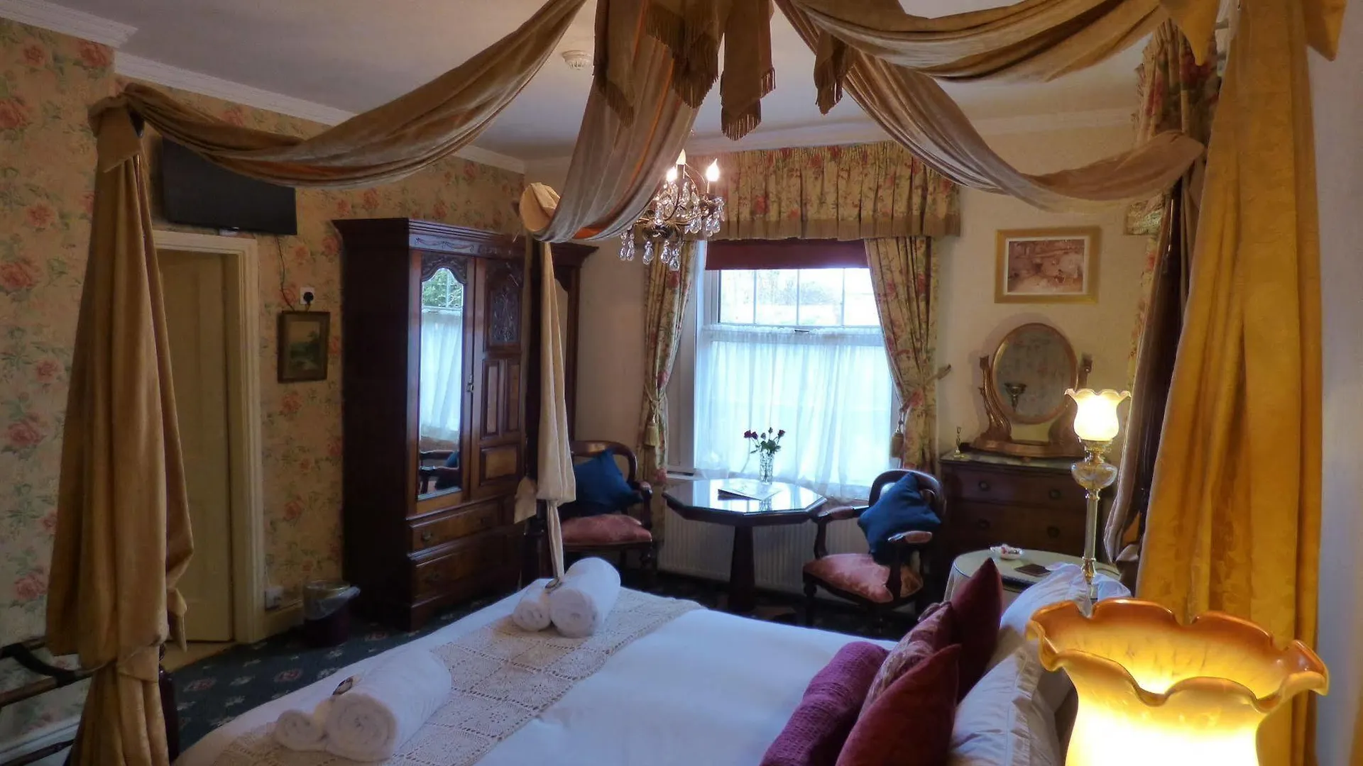 Nottingham Lodge Bed & Breakfast