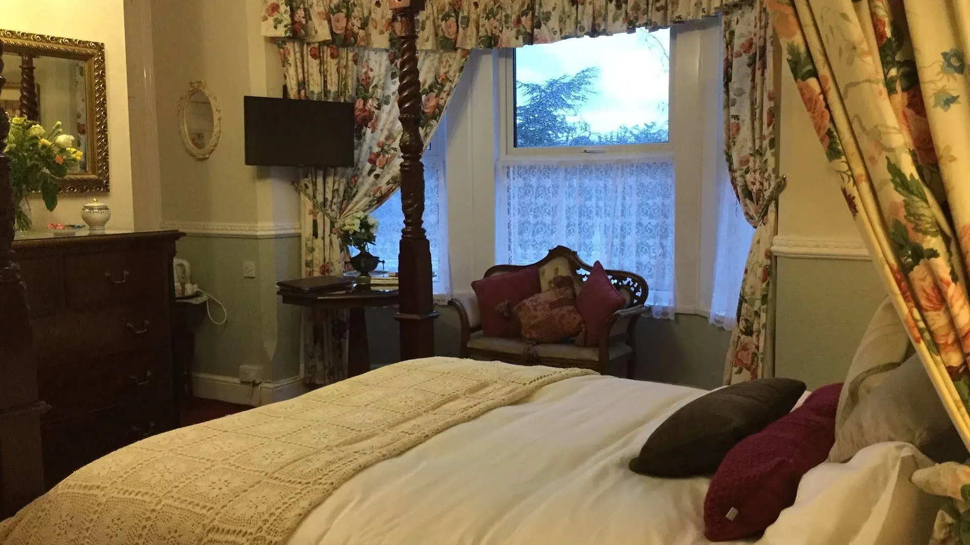 Nottingham Lodge Bed & Breakfast